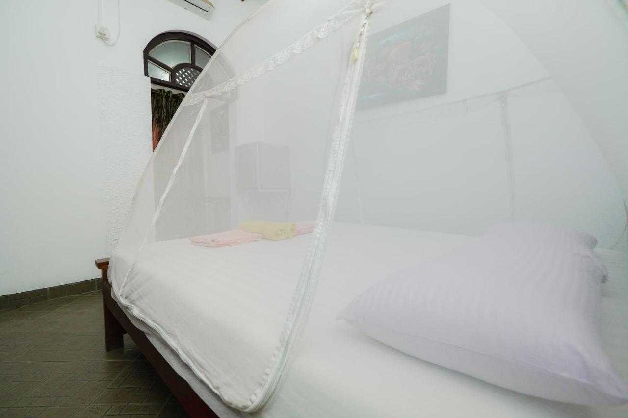 Lilly Palace Villa Guest House Negombo Exterior photo