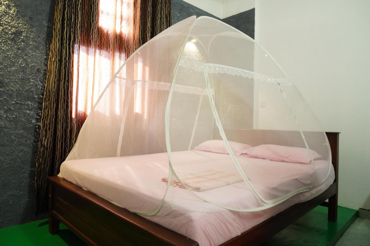 Lilly Palace Villa Guest House Negombo Exterior photo
