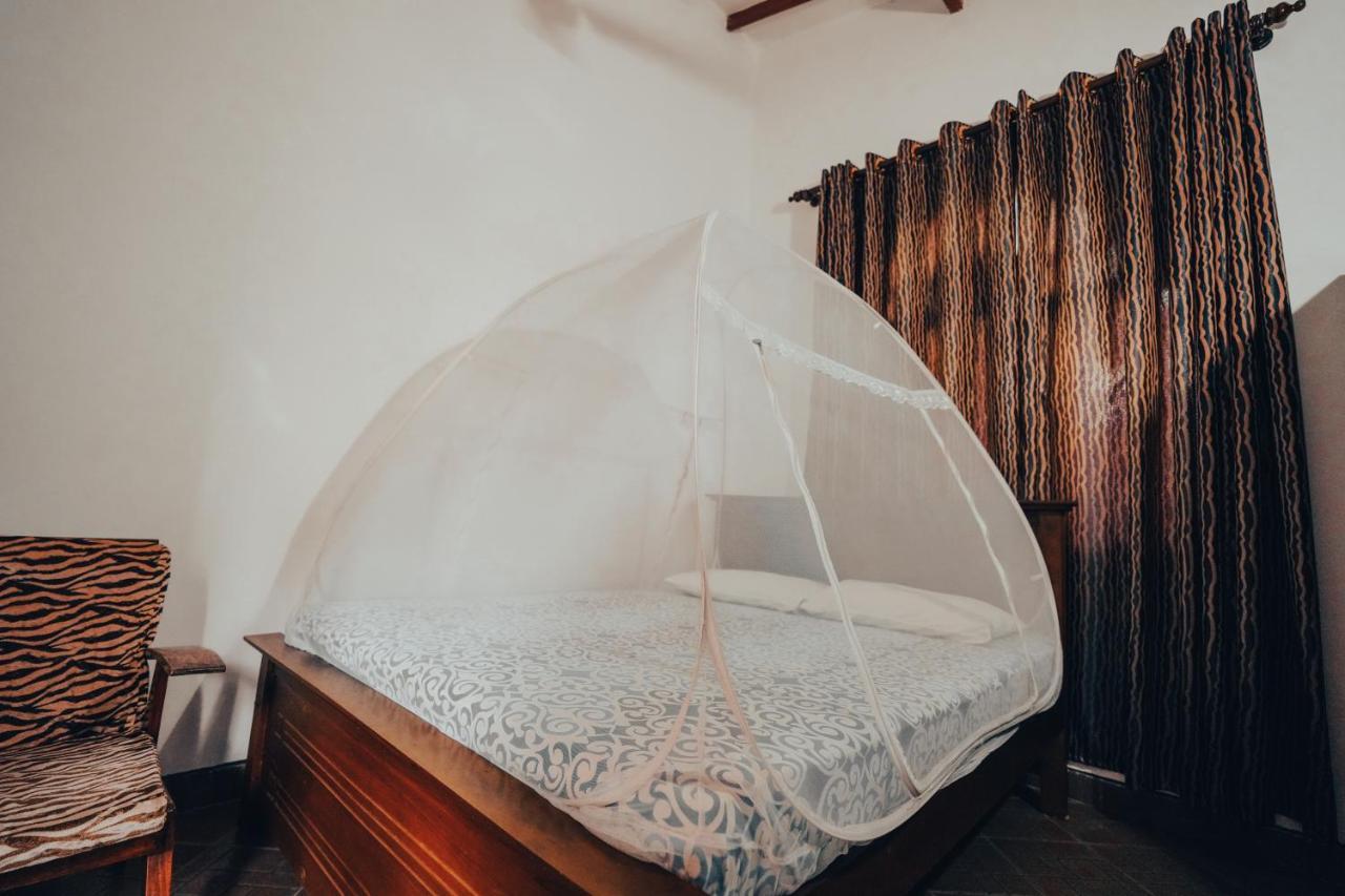 Lilly Palace Villa Guest House Negombo Exterior photo
