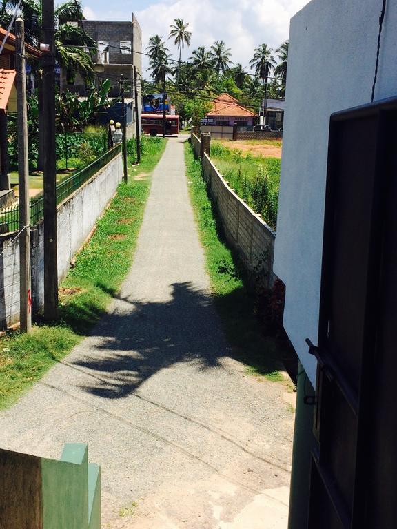 Lilly Palace Villa Guest House Negombo Exterior photo
